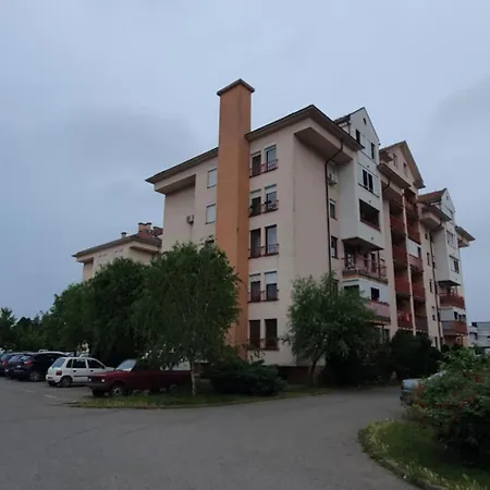 アパート Lux K ビイェリナ