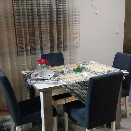 Lux K アパート ビイェリナ